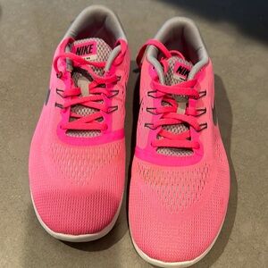 Pink Nike free RN sneaker